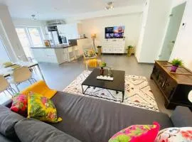 Bright and airy 3 Bedroom with terrace&parking