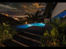 Holidays Garden Resort, hotel v destinaci Kalpatta