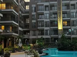 Elite Luxury Suites at The Diamond in City