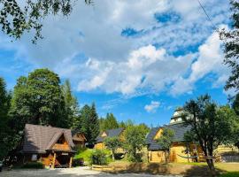 Niedźwiedzi&oacute;wka, vila u gradu 'Jaworki'