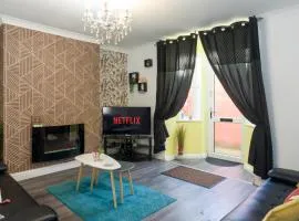 Pleasure beach apartment with garden