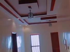 Appartement F4 Chambre double, hotel in Tambacounda