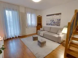 Katja's Flower Valley 90m2 apt con Wi-Fi gratuito, 2 terrazzi, parcheggio privato incluso, a due passi dal centro storico