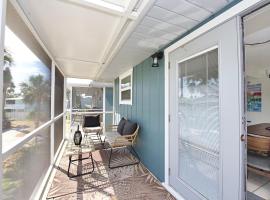Beach Bungalow 2 by Sun Palace Vacations, hotel in Fort Myers Beach