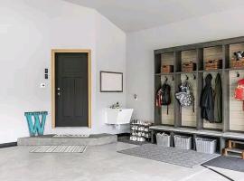 Paris, pet-friendly hotel in L'Esperance