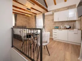 Apartment Villa IV