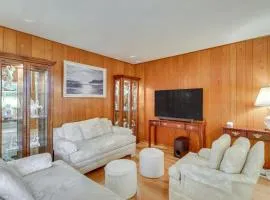 2 Living Areas and Library! Home 22 Mi to Mt Rose