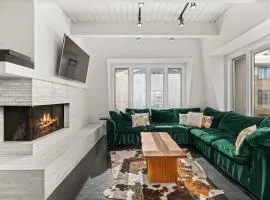 Chateau Dumont Unit 21, Fully Renovated Top Floor Condo, Downtown Aspen, Panoramic Mountain Views