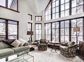 Three-Bedroom Apartment, hotel a Beaver Creek