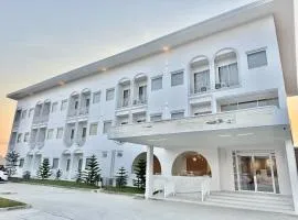 โรงแรมแรบบิท Rabbit Hotel Nangrong