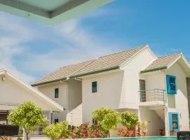 Long Beach Laamu Hotel