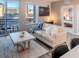 Expansive views - 1BD 1BA Hot Tub, Pool, Convention Centre