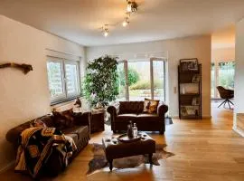 NEU - Wild Western Wohnung - 110 qm umgeben von Pferden am Fluss