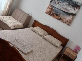 Apartmani LaVa igalo 2, hótel í Igalo
