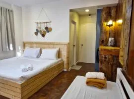JCGA Apartments' Rustic Chic Cabins-Near Botanical Garden and SM Baguio