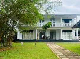 Silver Lake Villa & Boat Safari