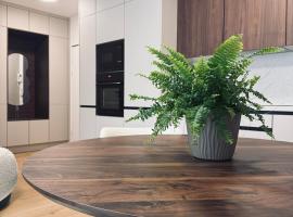 Luxury Hot Tub Apartment with Free Private Parking, hotel v destinaci Trnava