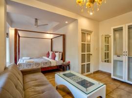 Hotel Pajaros Blu, отель в Калангуте