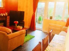 Cosy 3 Bed House at CityCentre & Garden & FreeParking