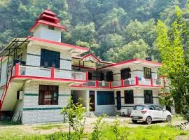 Mountain River Homestay