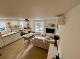 Bastidon paisible dans résidence avec piscine, Hotel in Fréjus