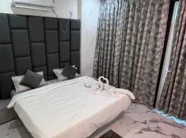 Millennium Suites - Comfy King- Twin Room