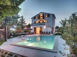 Villa Andrija in Fazana for 9 people with sea view & heated pool - only 400 m from the beach