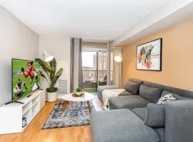 High-End 2BR 2BATH Condo-Steps to Square One Mall