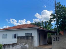 Casa V7, hotel in Jacarèzinho