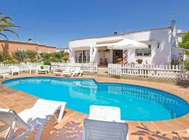 Villa Joel - Casa con piscina cerca de la playa