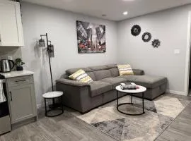 Relax, Recharge, Repeat 2Bedroom Walkout Haven