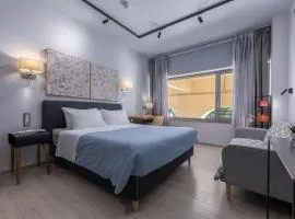 Square Elegant Suites