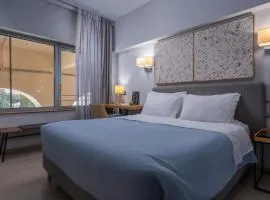 Square Elegant Suites