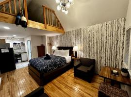 Cozy Cabin Centrally Located Close To Walking Trails And Beaches!, hotel v destinaci Ucluelet