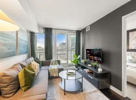 Modern 1BR King Suite, Central Downtown Toronto