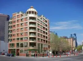 Stunning 1 bedroom condo in Calgary with riverview、カルガリーのコンドミニアム