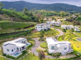 The Peak Hill Pool Villa, &uuml;d&uuml;lőh&aacute;z Ban Wa Kachieo v&aacute;ros&aacute;ban