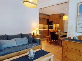 À Prapoutel : 2 pièces cabine, pied des pistes, balcon, 4ème étage - FR-1-771-60