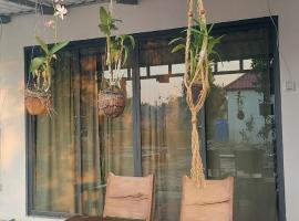 Zen Space Nesat, hotel con parcheggio a Phumĭ Chroŭy Svay