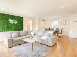 Luxury 2BR Oceanfront Condo with Rooftop Patio, 2 Minute Walk to the Beach!