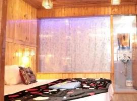 Altaf's motel, motel v destinaci Matheran
