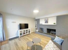 Suite with a view! Close to city amenities, hotel v destinaci Kamloops