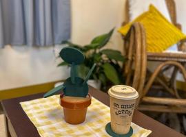 Stylish Studio Near Kabsat Surf Spots Urbiztondo San Juan LU, hotel in San Juan