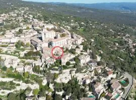 Maison de charme au coeur du village de Gordes