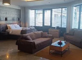 Omega Suites 30