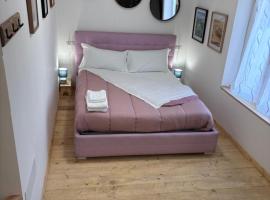 Violet appartament, hotel v destinaci Bagnolo Piemonte