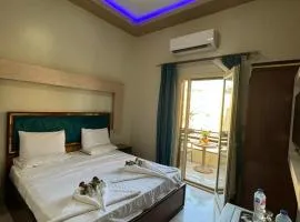 Golden Palace Suites