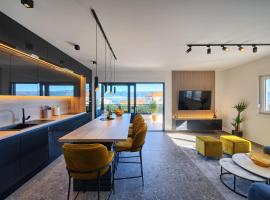 Slatine में, होटल Koleus Apartment - Sea View & Pool