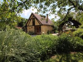 Gites le Sud, La Petite Grange, Hotel in Puybrun