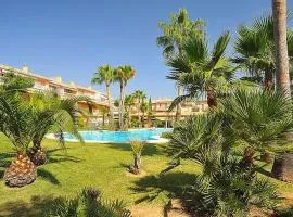 Luxury 2 bed apartment near beach & Port